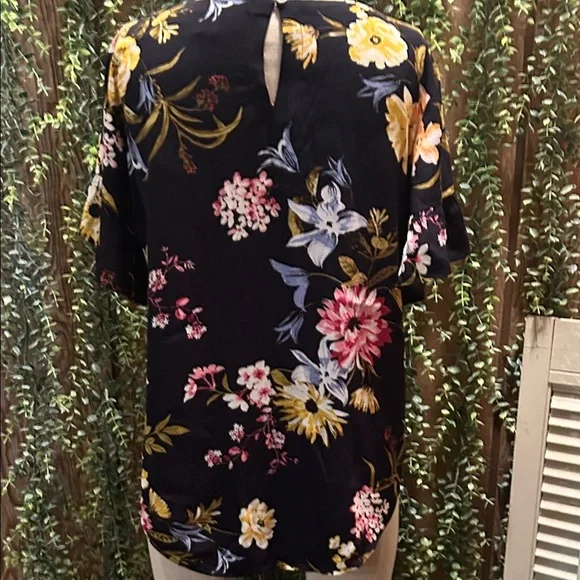 LOFT NWT Floral Black Women's Top - Picture 3 of 4